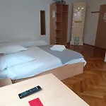 Casa Rezidentiala Pasteur * קלוז'-נאפוקה