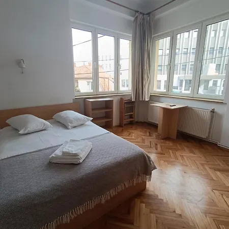 Lägenhet Casa Rezidentiala Pasteur *